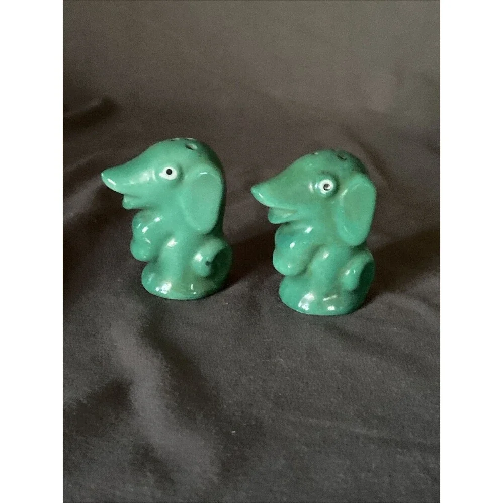 Vintage Salt & Pepper Shaker Set Cartoon Teal Puppies Dogs In Basket Japan